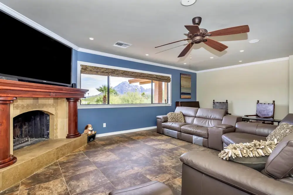 4012 E CLAREMONT AVE, Paradise Valley, Arizona, 85253tvroom