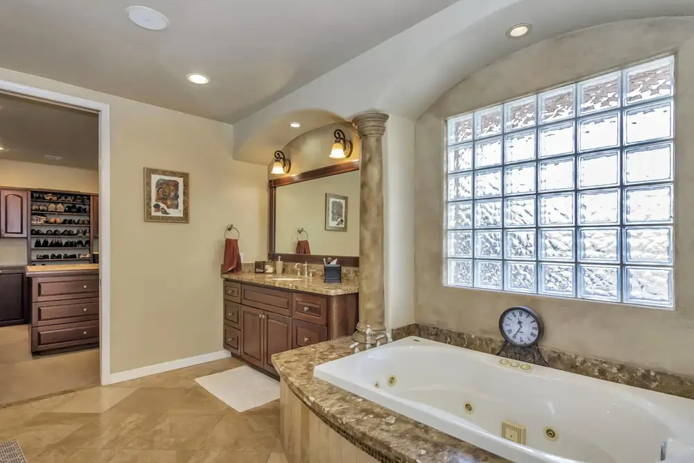 4012 E CLAREMONT AVE, Paradise Valley, Arizona, 85253BATHS