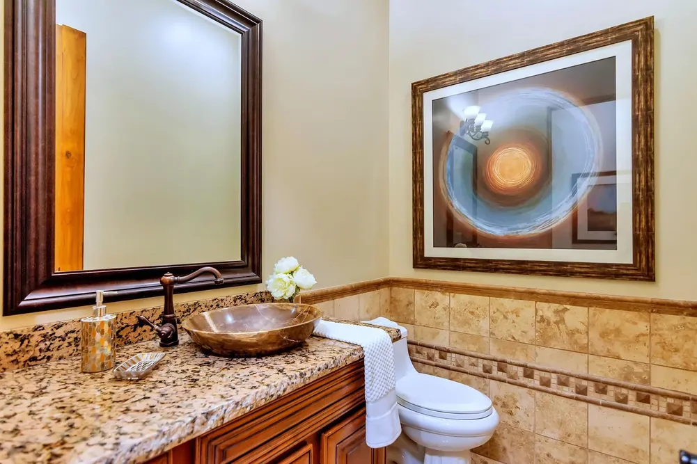 23945 N 67th Ave, Glendale, Arizona, 853102bathsroom