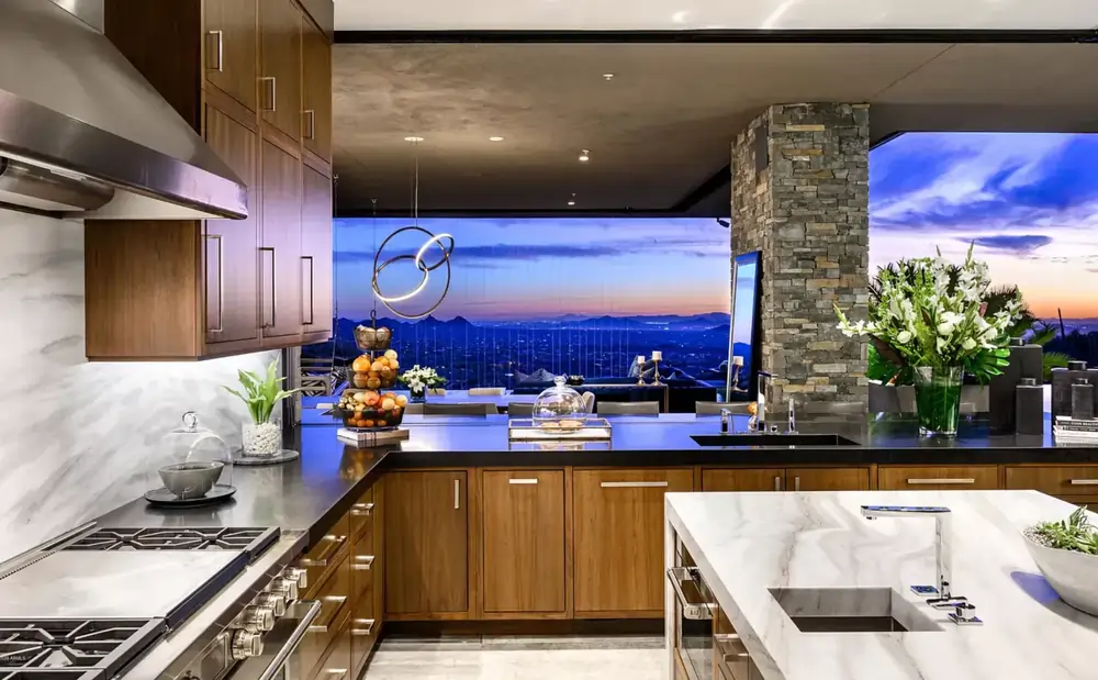 5 bed 8 bath 7,579 square feet
