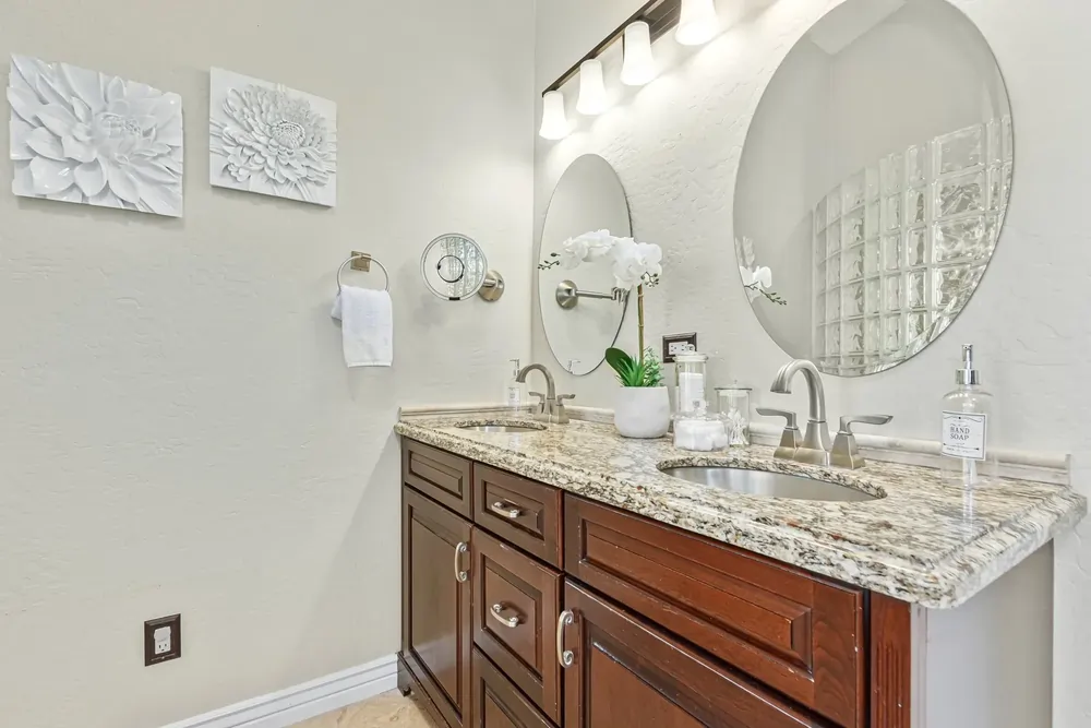 15969 E Cholla Dr, Fountain Hills, AZ 852683bathroom